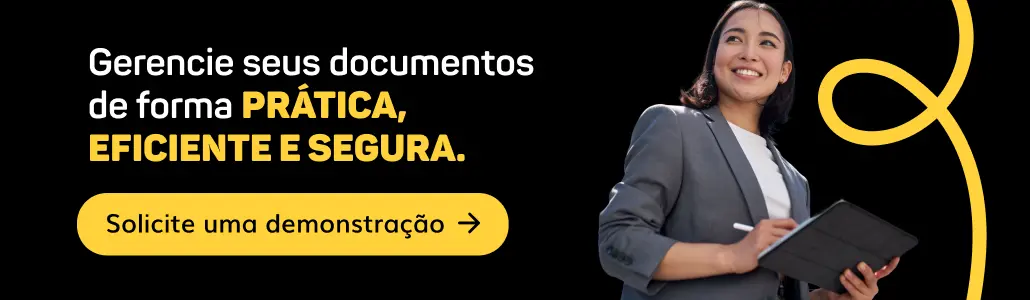 Banner CTA com redirecionamento para página de solicitação de demonstração da Assinei. Descrição da imagem: mulher branca sorri enquanto usa um tablet.Texto da imagem: Gerencie seus documentos de forma prática, eficiente e segura. Solicite uma demonstração.