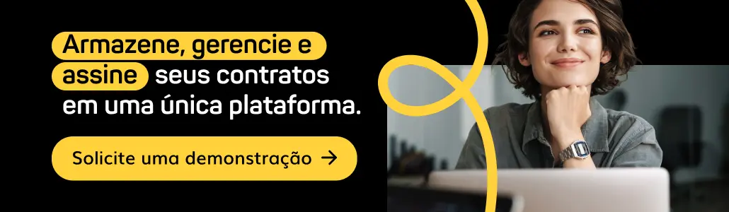 Banner CTA com redirecionamento para página de solicitação de demonstração da Assinei. Descrição da imagem: mulher branca sorri. À sua frente, um notebook. Texto da imagem: Armazene, gerencie e assine seus contratos em uma única plataforma. Solicite uma demonstração.