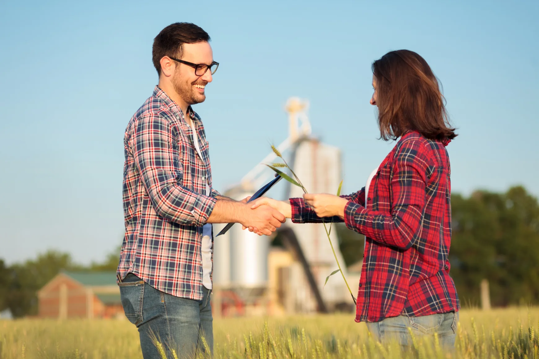 Imagem de destaque para artigo sobre diferença entre proposta e contrato publicado no Blog Assinei | Créditos da imagem: Shutterstock